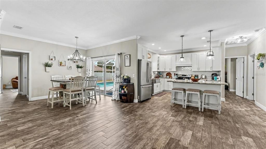 For Sale: $424,900 (4 beds, 2 baths, 1844 Square Feet)