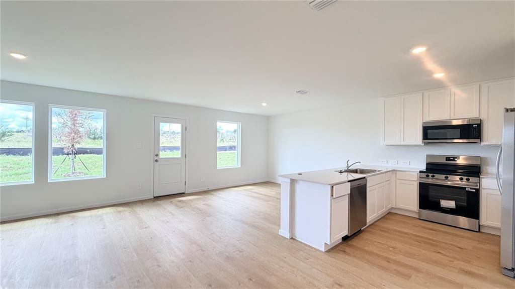 For Rent: $2,390 (5 beds, 4 baths, 2238 Square Feet)