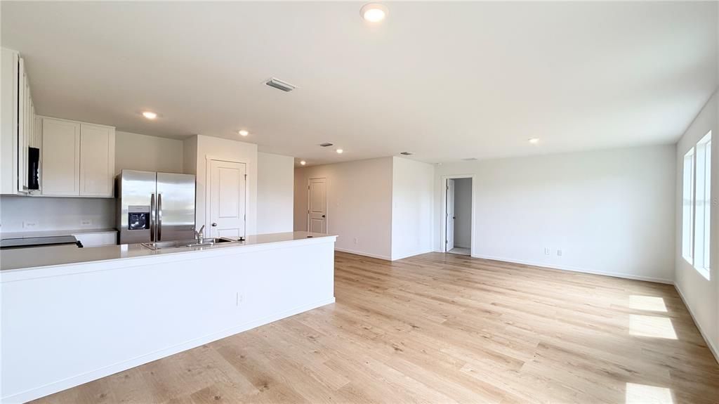 For Rent: $2,390 (5 beds, 4 baths, 2238 Square Feet)