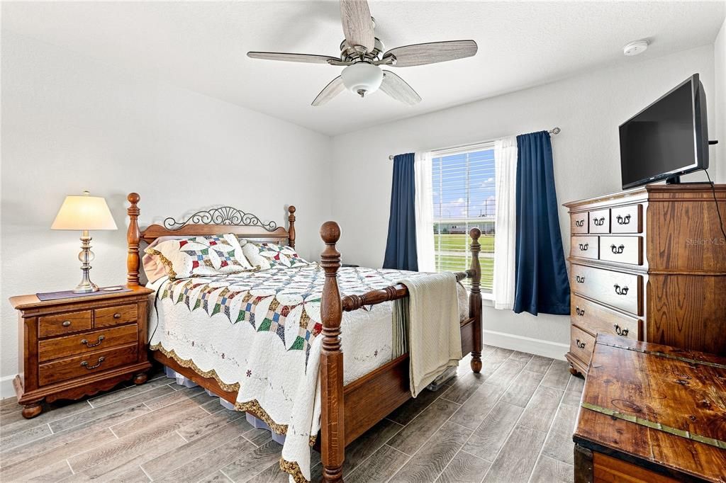 For Sale: $499,900 (4 beds, 2 baths, 1754 Square Feet)