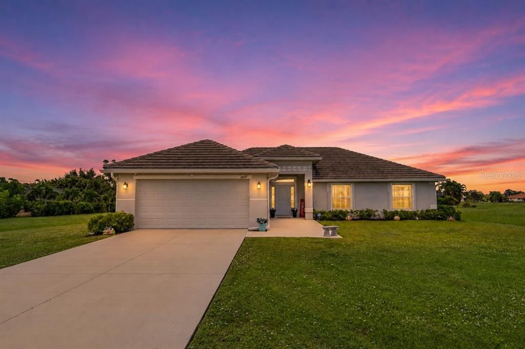 For Sale: $499,900 (4 beds, 2 baths, 1754 Square Feet)