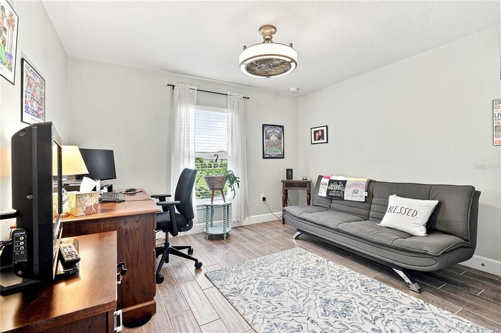 For Sale: $499,900 (4 beds, 2 baths, 1754 Square Feet)