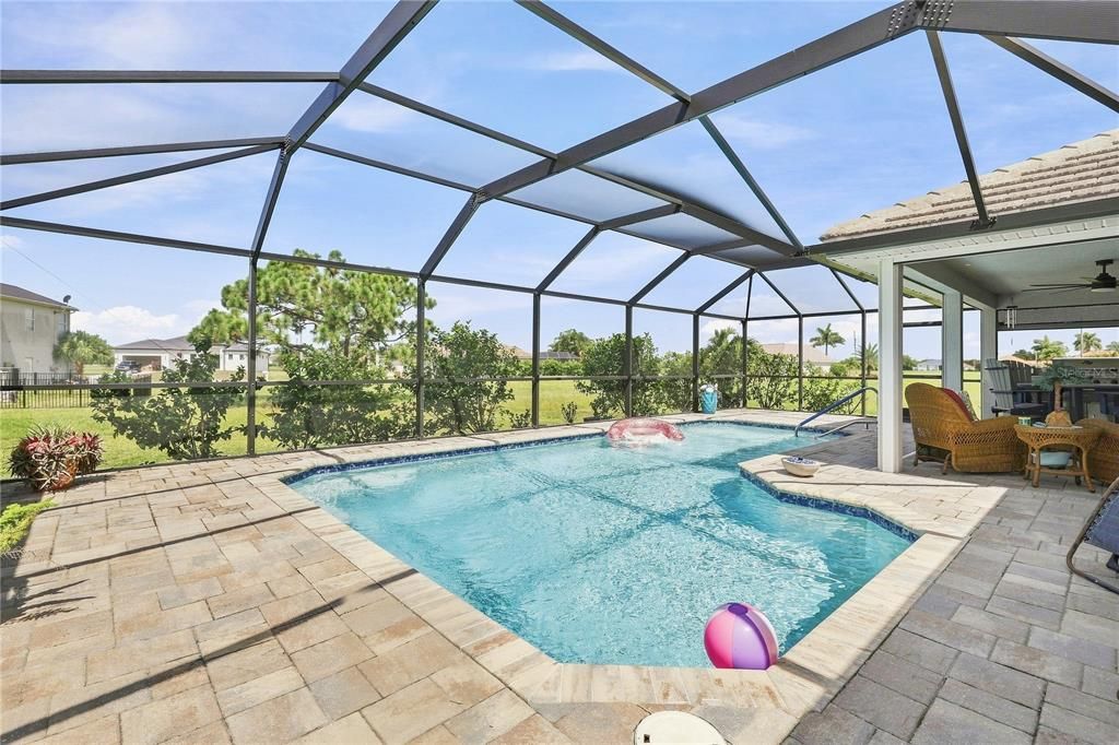 For Sale: $499,900 (4 beds, 2 baths, 1754 Square Feet)