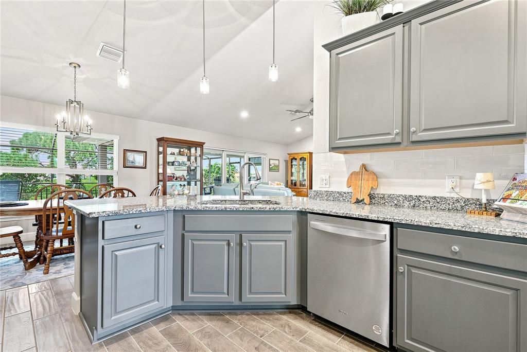 For Sale: $499,900 (4 beds, 2 baths, 1754 Square Feet)