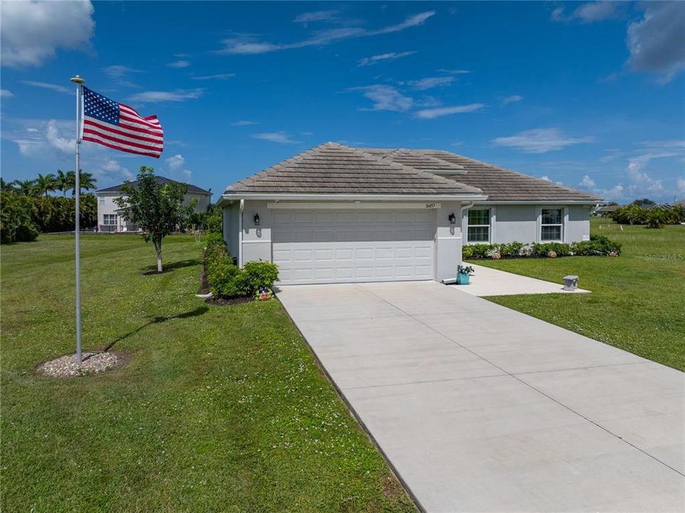 For Sale: $499,900 (4 beds, 2 baths, 1754 Square Feet)