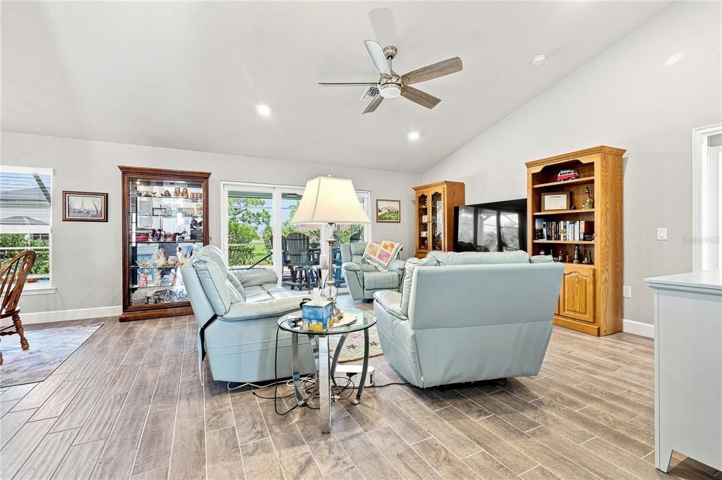 For Sale: $499,900 (4 beds, 2 baths, 1754 Square Feet)
