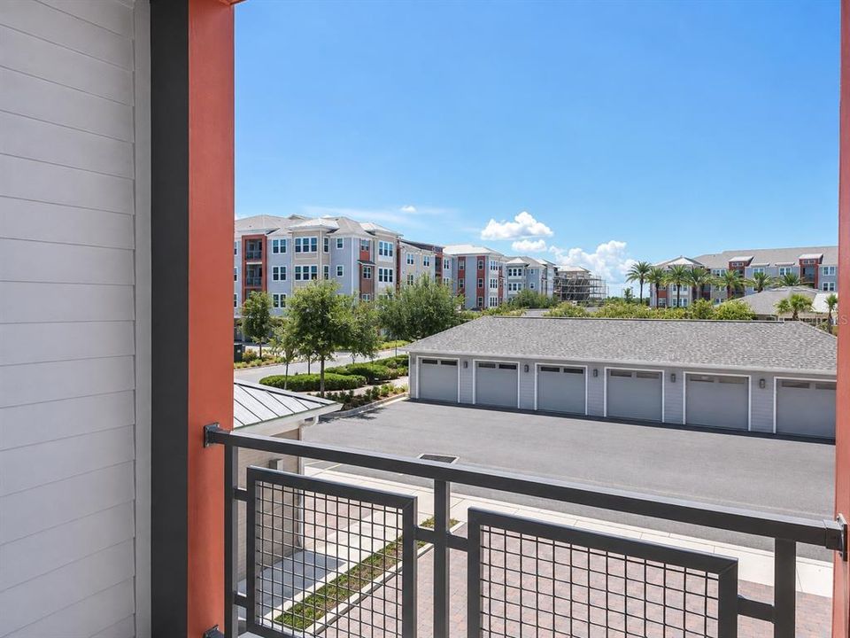 For Sale: $399,990 (2 beds, 2 baths, 1368 Square Feet)