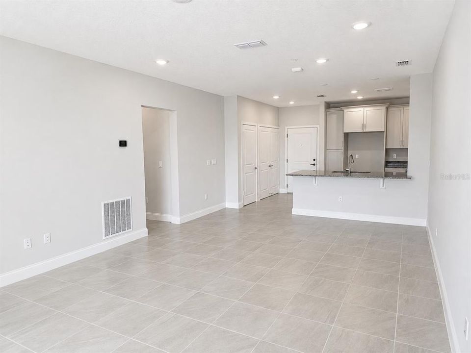 For Sale: $399,990 (2 beds, 2 baths, 1368 Square Feet)