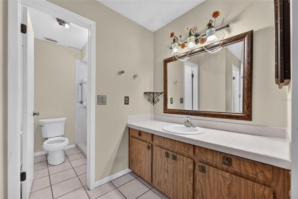 For Sale: $325,000 (3 beds, 2 baths, 1524 Square Feet)