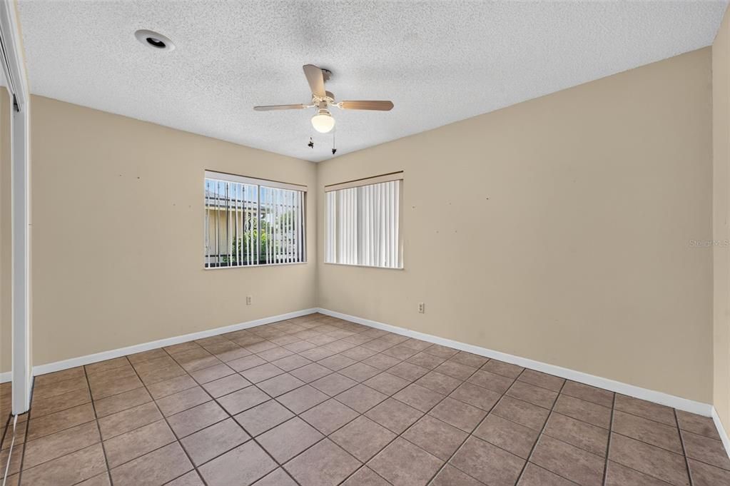 For Sale: $325,000 (3 beds, 2 baths, 1524 Square Feet)