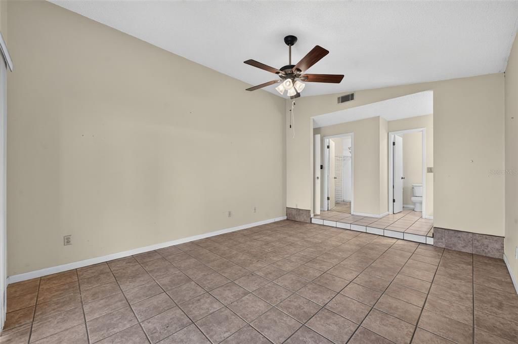 For Sale: $325,000 (3 beds, 2 baths, 1524 Square Feet)