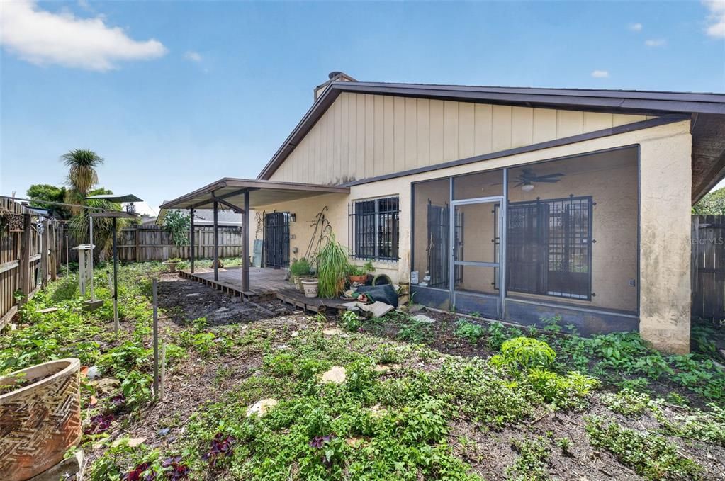 For Sale: $325,000 (3 beds, 2 baths, 1524 Square Feet)