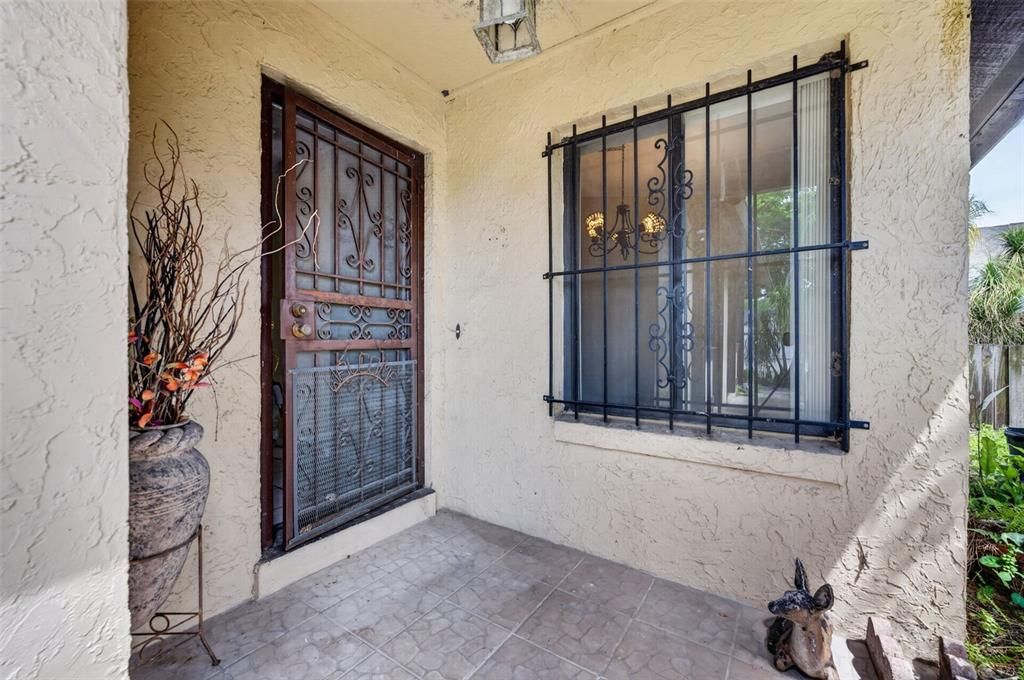 For Sale: $325,000 (3 beds, 2 baths, 1524 Square Feet)