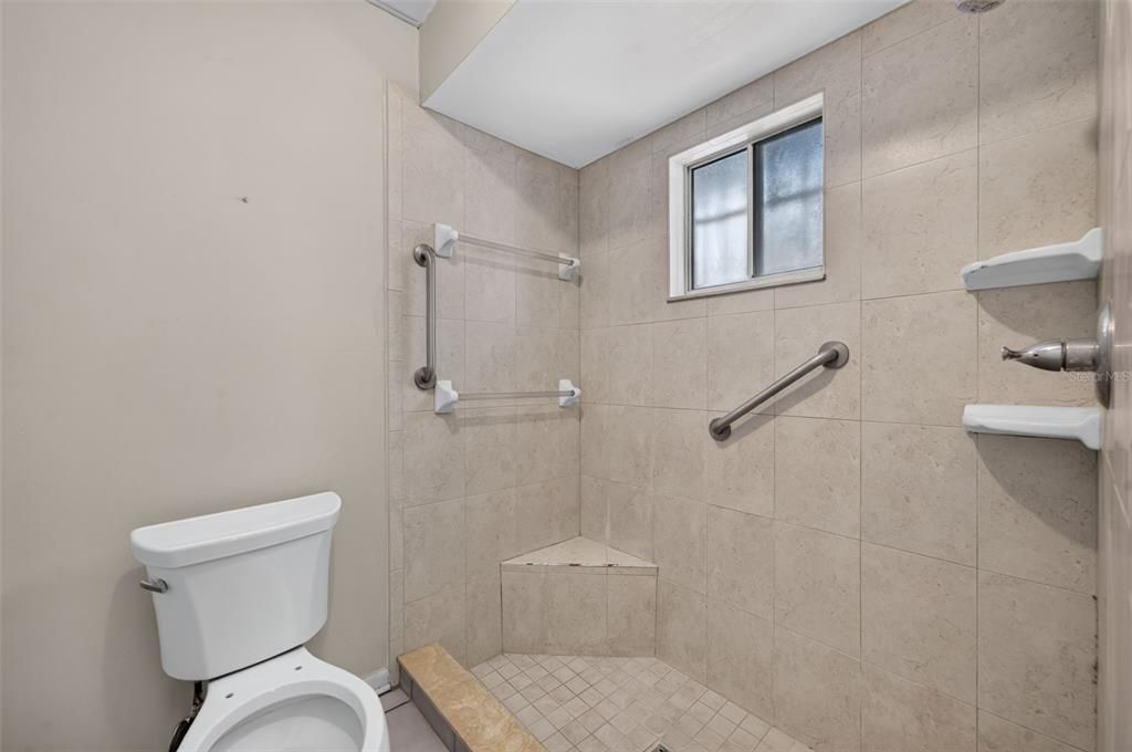 For Sale: $325,000 (3 beds, 2 baths, 1524 Square Feet)