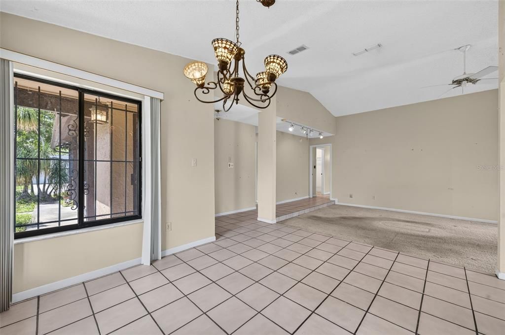 For Sale: $325,000 (3 beds, 2 baths, 1524 Square Feet)