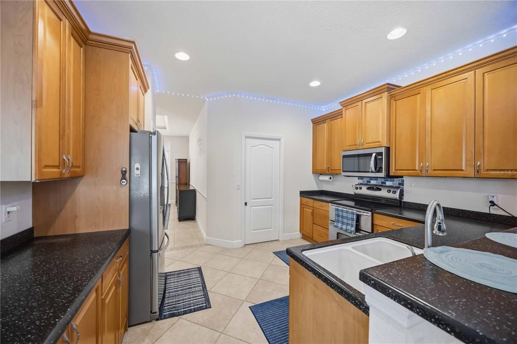For Sale: $575,000 (3 beds, 2 baths, 2368 Square Feet)