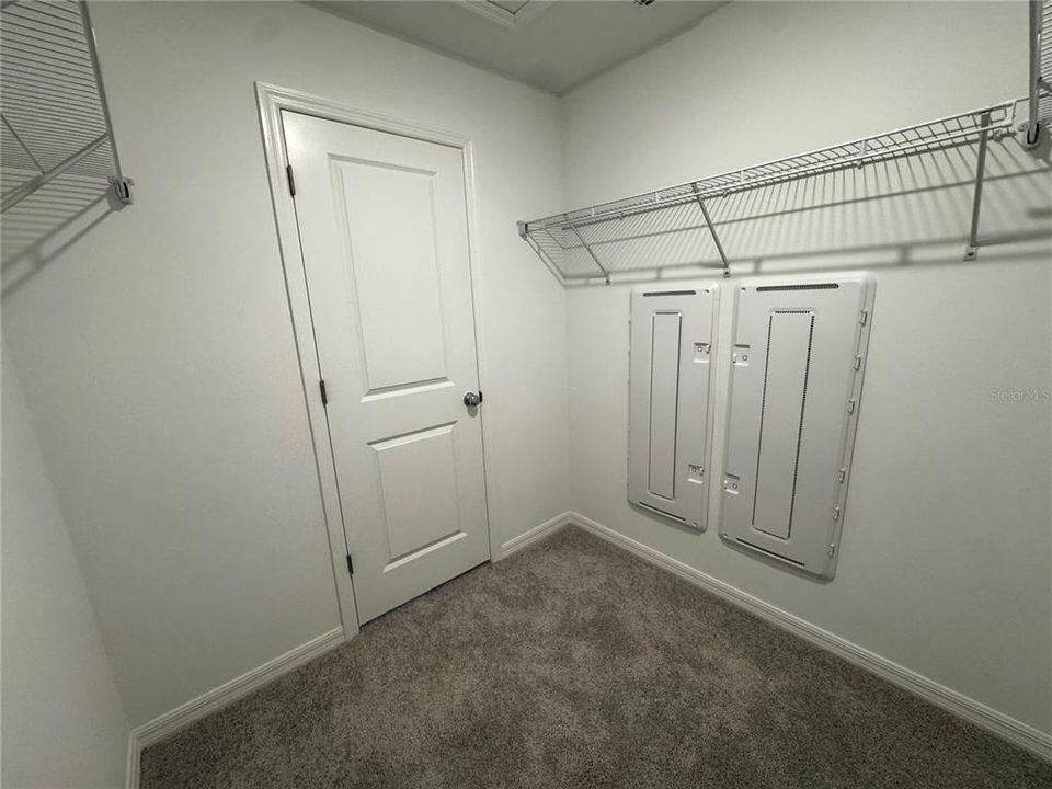 На продажу: $269,900 (3 спален, 2 ванн, 1634 Квадратных фут)