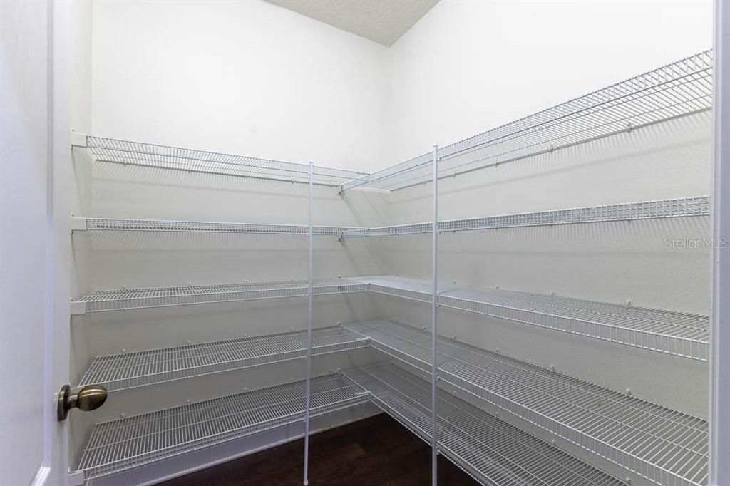 На продажу: $799,999 (5 спален, 4 ванн, 3815 Квадратных фут)