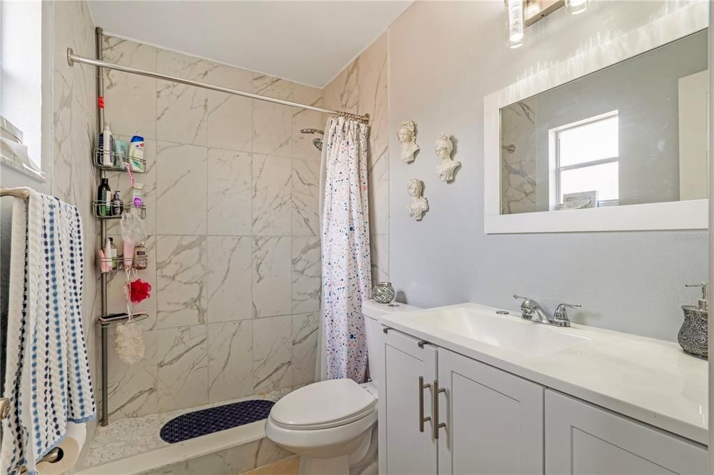 For Sale: $262,900 (2 beds, 2 baths, 1025 Square Feet)