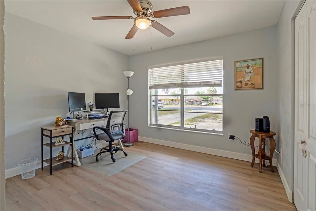 For Sale: $262,900 (2 beds, 2 baths, 1025 Square Feet)