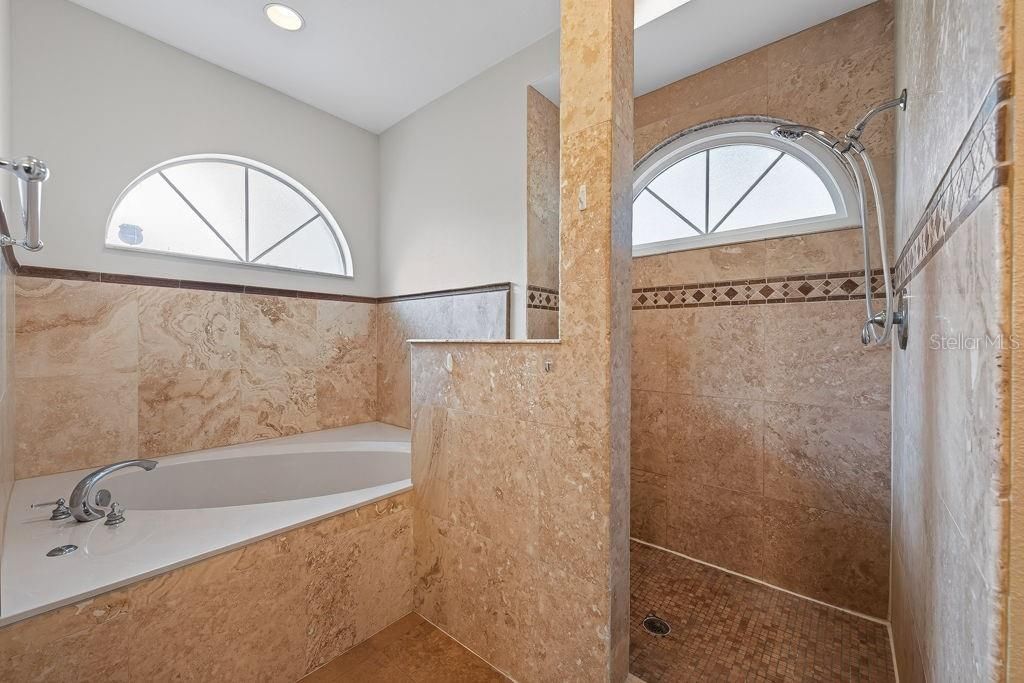 En Venta: $500,000 (3 camas, 3 baños, 2077 Pies cuadrados)