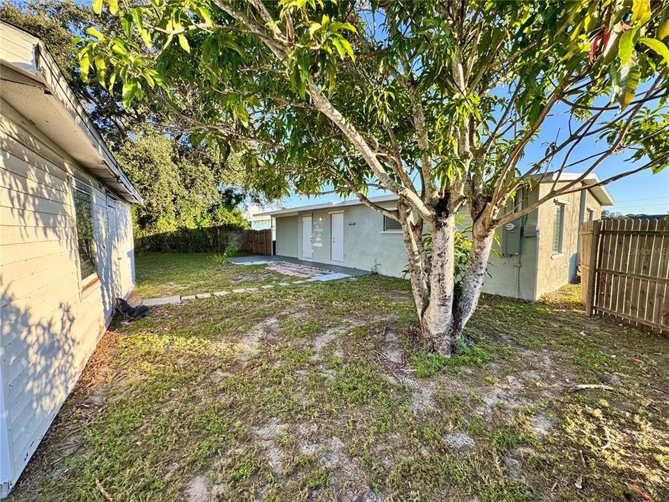 Active With Contract: $155,000 (3 beds, 2 baths, 783 Square Feet)