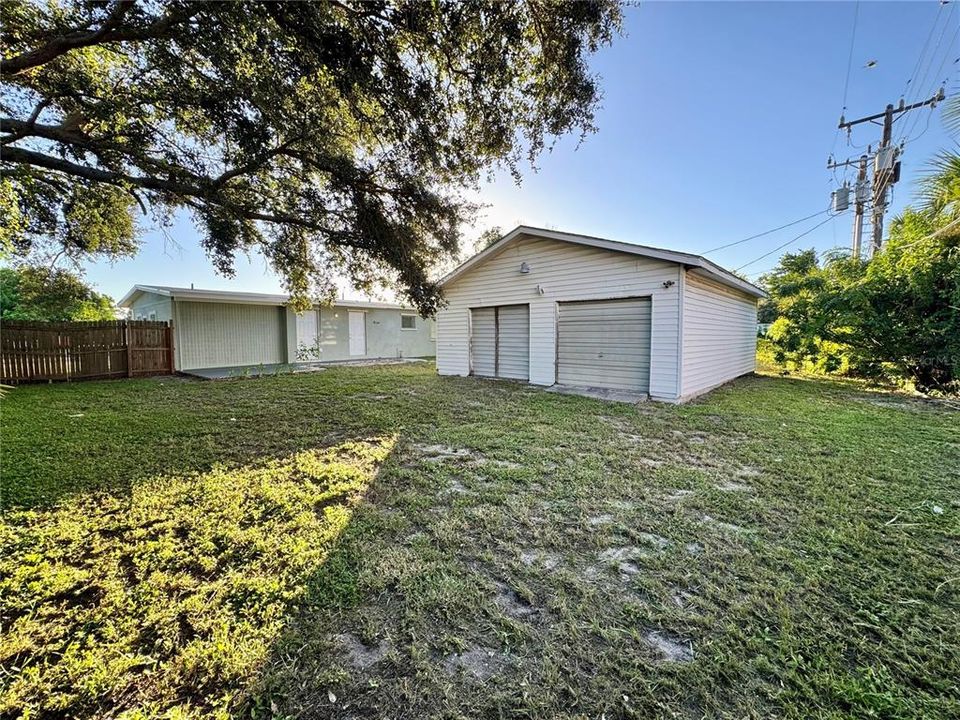Active With Contract: $155,000 (3 beds, 2 baths, 783 Square Feet)