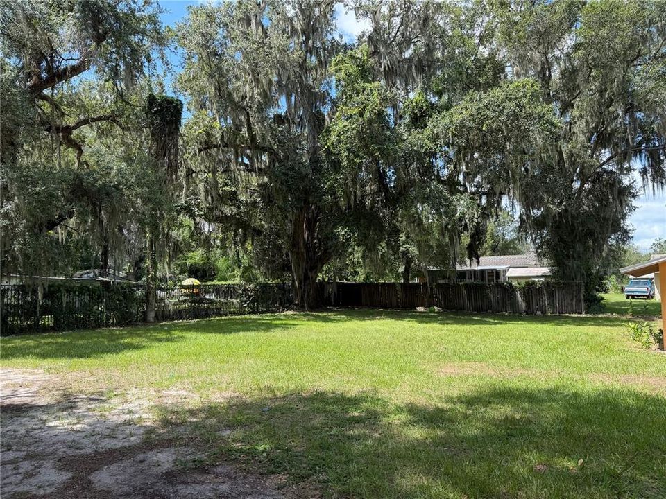 For Sale: $155,000 (3 beds, 2 baths, 884 Square Feet)