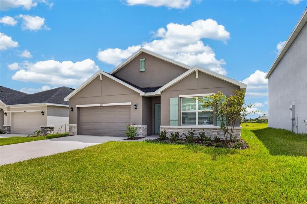 For Rent: $2,800 (4 beds, 2 baths, 1828 Square Feet)