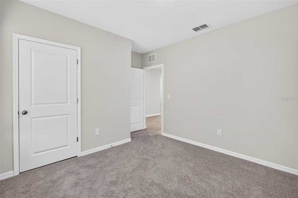For Rent: $2,800 (4 beds, 2 baths, 1828 Square Feet)