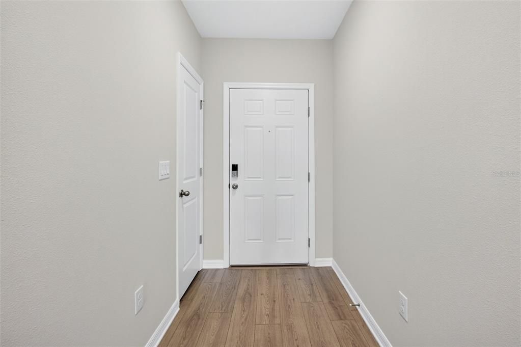 For Rent: $2,800 (4 beds, 2 baths, 1828 Square Feet)