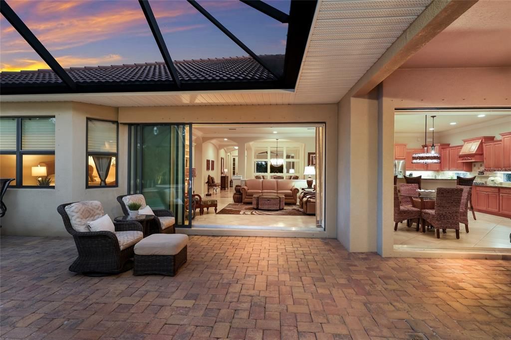 En Venta: $969,900 (3 camas, 2 baños, 2566 Pies cuadrados)
