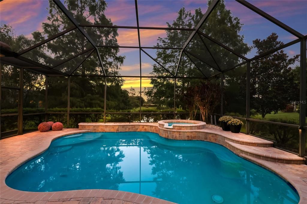 En Venta: $969,900 (3 camas, 2 baños, 2566 Pies cuadrados)