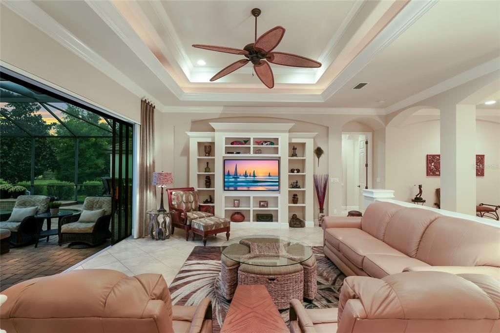 En Venta: $969,900 (3 camas, 2 baños, 2566 Pies cuadrados)