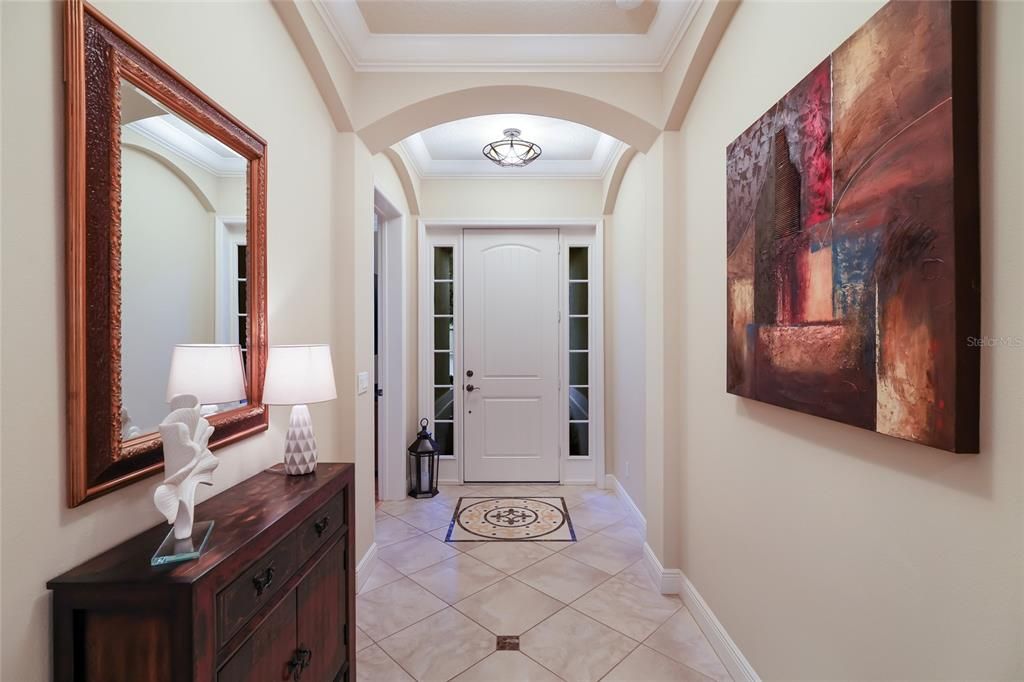 En Venta: $969,900 (3 camas, 2 baños, 2566 Pies cuadrados)
