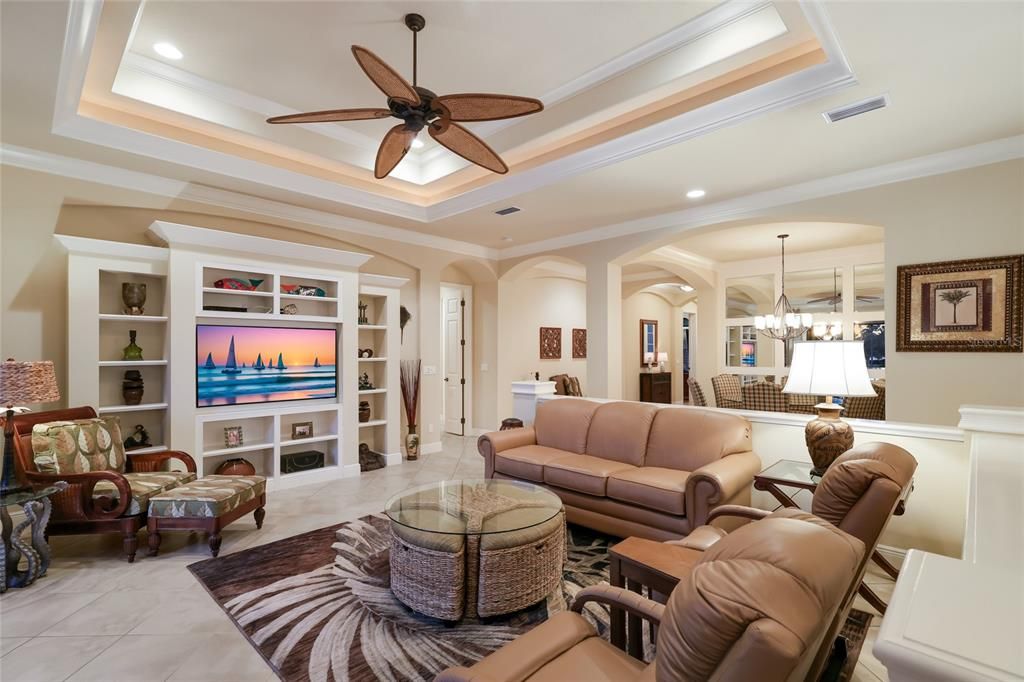En Venta: $969,900 (3 camas, 2 baños, 2566 Pies cuadrados)
