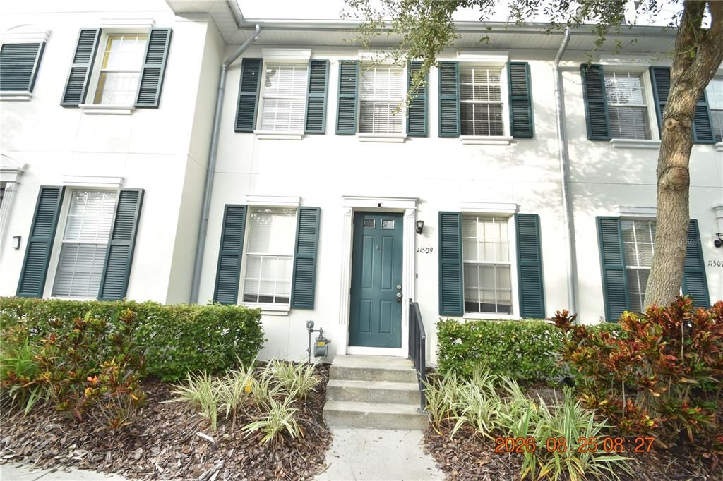 For Rent: $2,700 (3 beds, 2 baths, 1470 Square Feet)