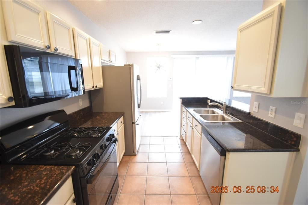 For Rent: $2,700 (3 beds, 2 baths, 1470 Square Feet)