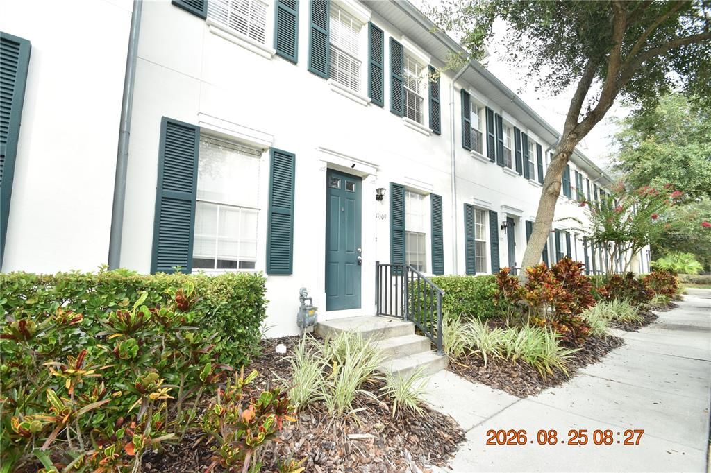 For Rent: $2,700 (3 beds, 2 baths, 1470 Square Feet)