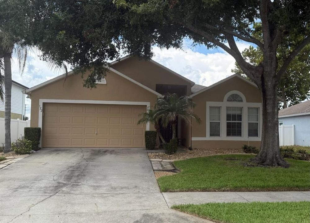 Active With Contract: $375,000 (3 beds, 2 baths, 1865 Square Feet)