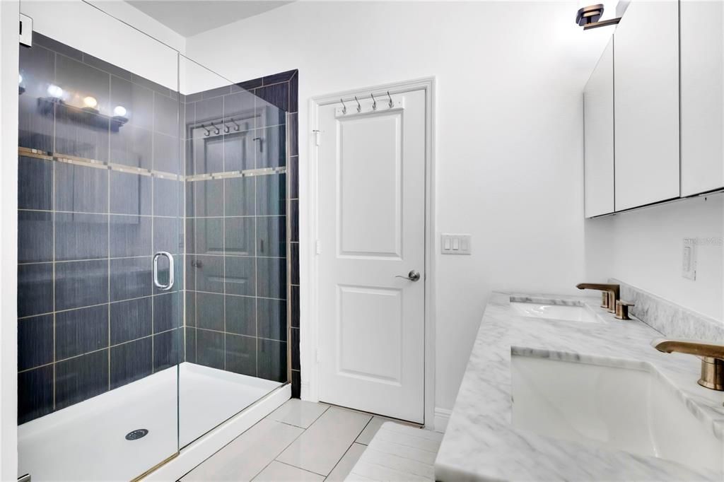 Active With Contract: $455,000 (3 beds, 2 baths, 1976 Square Feet)
