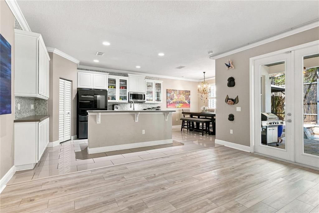 Active With Contract: $455,000 (3 beds, 2 baths, 1976 Square Feet)