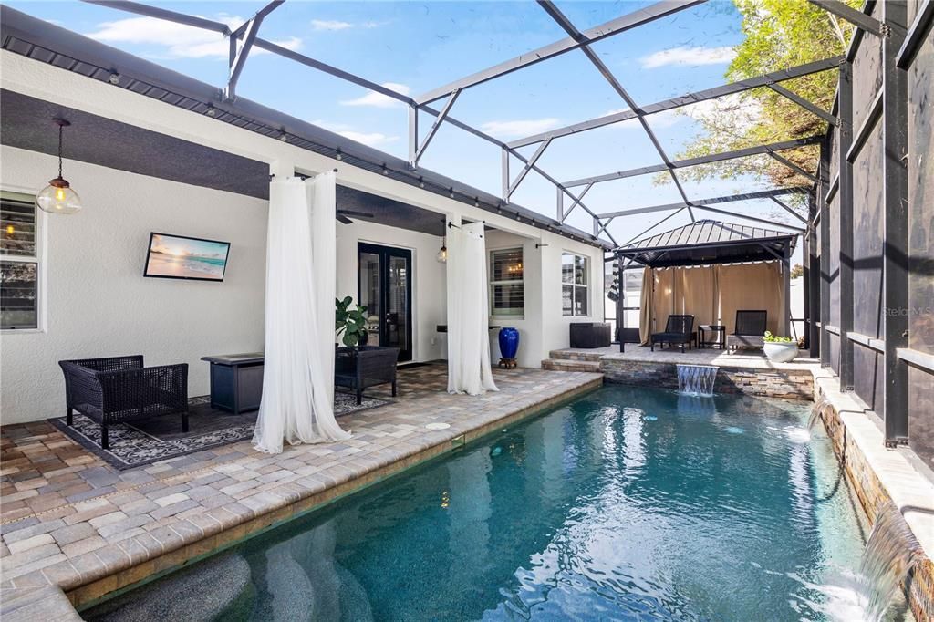 Active With Contract: $455,000 (3 beds, 2 baths, 1976 Square Feet)