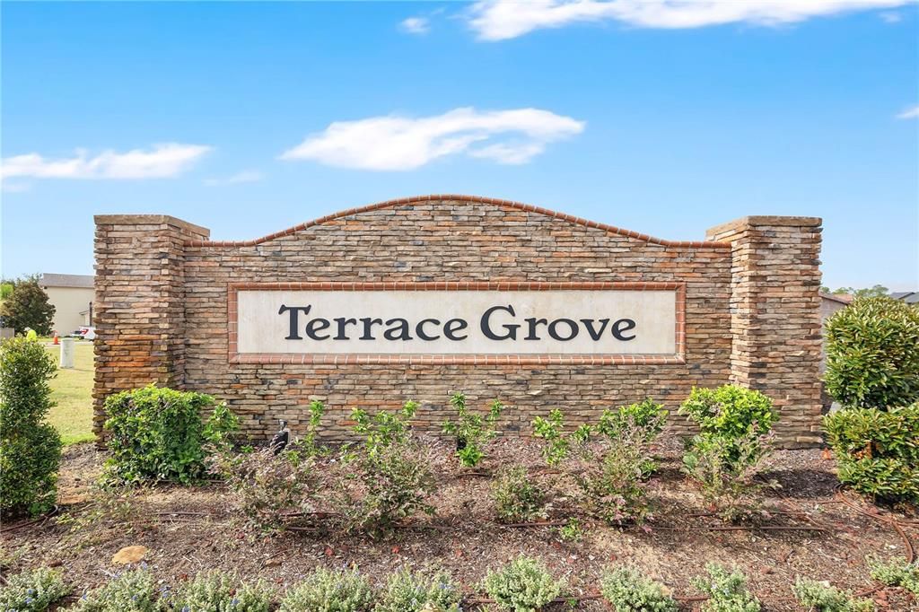 Active With Contract: $455,000 (3 beds, 2 baths, 1976 Square Feet)