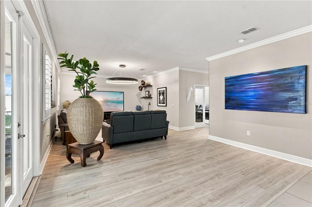 Active With Contract: $455,000 (3 beds, 2 baths, 1976 Square Feet)