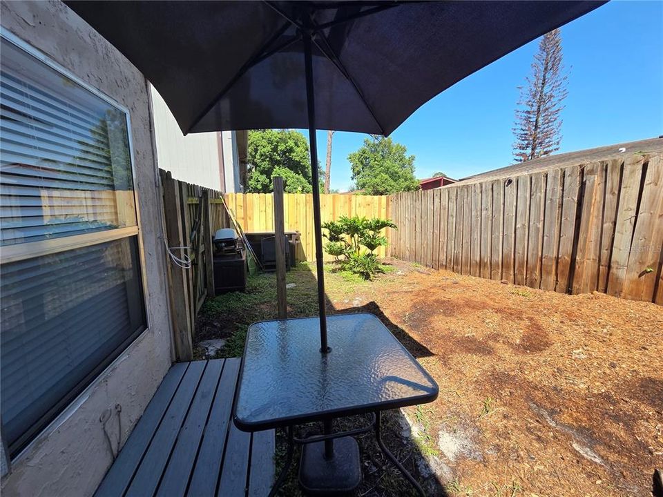 For Rent: $1,700 (2 beds, 1 baths, 1194 Square Feet)