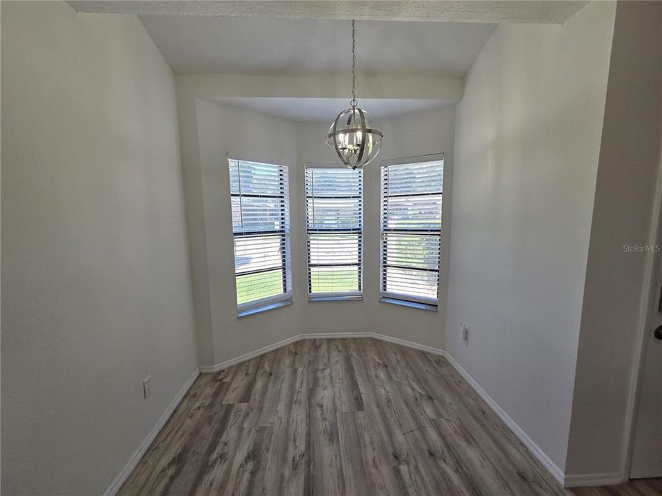 For Rent: $1,700 (2 beds, 1 baths, 1194 Square Feet)