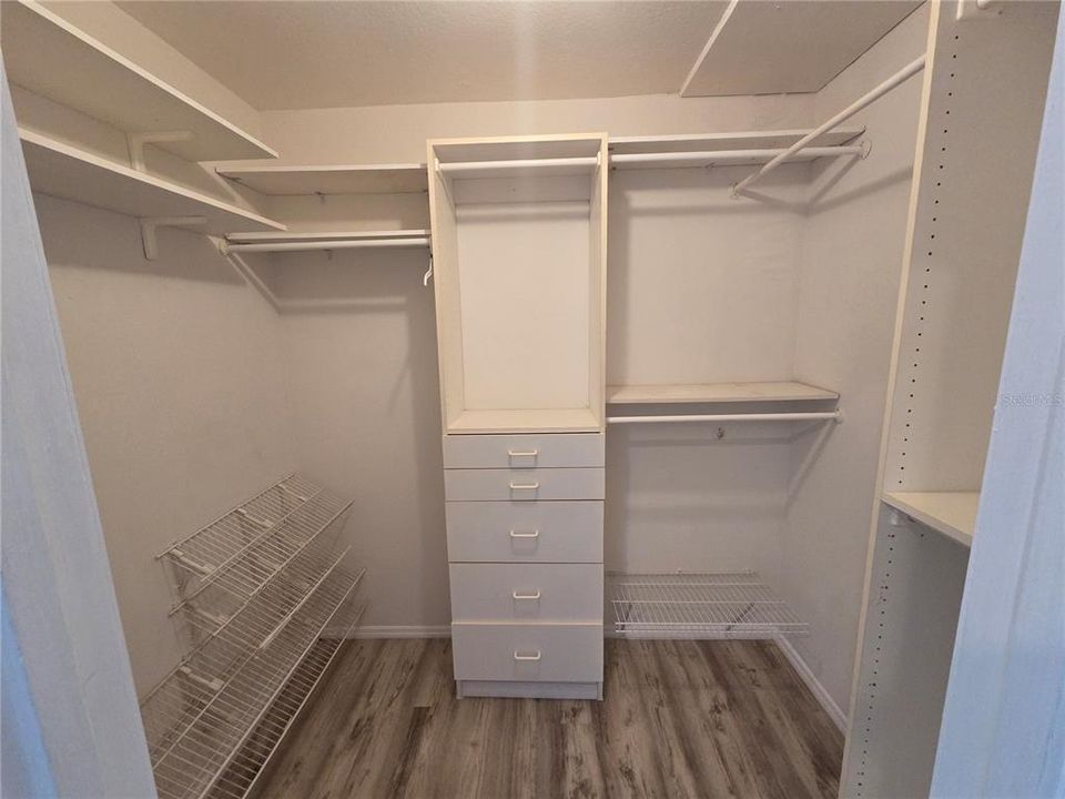 For Rent: $1,700 (2 beds, 1 baths, 1194 Square Feet)