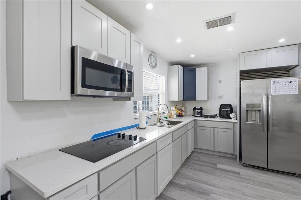 For Sale: $599,000 (6 beds, 3 baths, 1955 Square Feet)