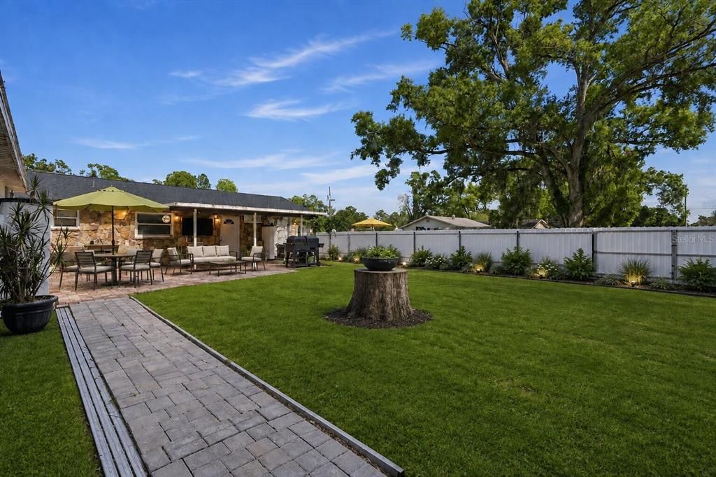 For Sale: $599,000 (6 beds, 3 baths, 1955 Square Feet)